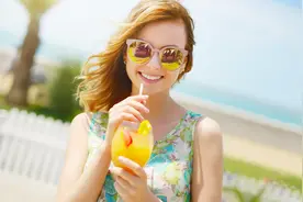 小说：妈妈偷了她的兔子，为了不让她发现，竟然，把兔子埋土里图片