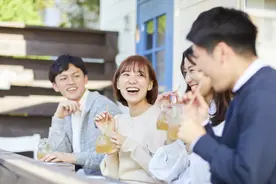 新生儿足跟血筛查图片
