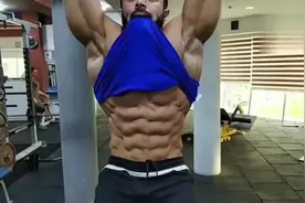 拥有十块腹肌的男人视频封面