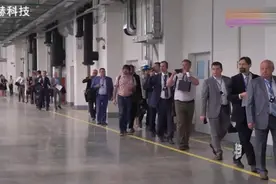 国产车正式向全球启航！中国车企全球首个海外整车工艺制造厂启用视频封面