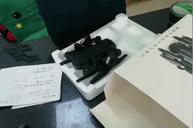 网购无人机 退货遇苦恼，不是厂家不给退，而是物流不收货 邮政好视频封面