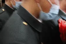 独家视频！高铁上给退役老兵买盒饭的“最美军嫂”有话说图片