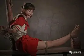 军统女特务遭老虎凳酷刑，受刑汗水湿透衣服，后来日军太无耻图片