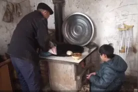 残疾男婴被好心老人收养 13年后为其寻亲生父母：怕我以后死了没人管他图片