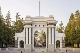 考上清北的学霸不去辅导班？老师：他们上的辅导班，一般人不知道图片