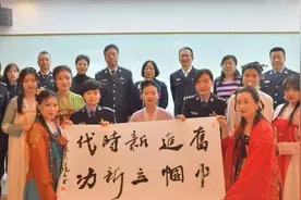 铁骨柔情亦红颜 巾帼建功在警营 西安交警召开庆祝“三八”国际妇女节座谈交流会图片