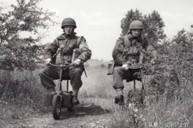 二战英军32公斤空降摩托，看似儿童代步车，价格却8万多元图片