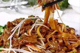 广东美食干炒牛河，教你在家怎样炒更好吃，小窍门全都告诉你图片