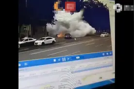 辽宁街头一摩托车爆炸，事故致1死5伤，街道现场升起“蘑菇云”图片