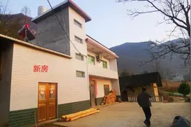 何以为家 住不进的新房 ——五峰镇人民法庭巡回审理一起赡养纠纷图片