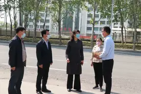邯郸市教育局副局长李瑄一行到邯郸市经开区第一中学等6所初中学校，对初三师生开学返校工作进行督导检查图片