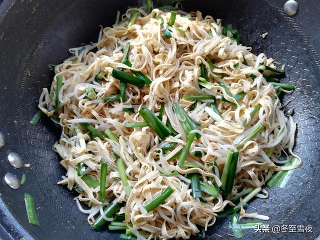 春季，做家常小炒首选它，素炒不放肉，清爽可口，怎么吃都不长肉