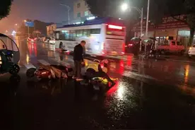 “你躺我怀里就好了！”金华交警的一句话 让雨夜变得温暖图片