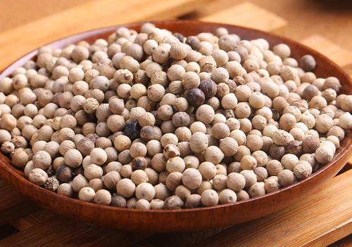 白胡椒粉主要做什么菜（弄懂后你也转身变大厨）