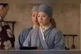 甄嬛传：胧月满月宴上，端妃无意间的一句话，保了胧月一世荣宠图片