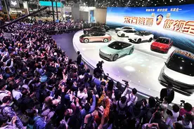 恒大汽车“名场面”，九车齐发，能打消市场的“四大质疑”吗？图片