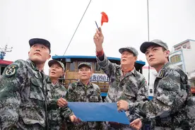 “七一勋章”获得者：“护海模范”王书茂图片