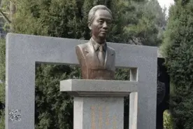 罗京去世12年，曾经哭到晕厥的妻子改嫁富商，母亲至今不知死讯图片