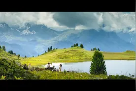 观影：阿尔卑斯山上的一抹温柔，温馨又治愈的海蒂和爷爷图片