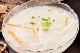 营养师告诉你感冒吃什么好得快！有了这3种汤，从此告别感冒药！视频封面