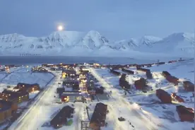 实拍：朗伊尔城 世界上最北边的城市 整个冬天都是黑夜，美到不行