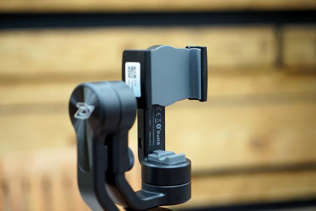 手机拍电影如此的简单：智云 SMOOTH 4 稳定器评测