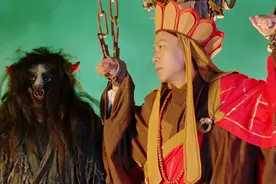 唐僧：人是人他妈生的，妖是妖他妈生的，你妈贵姓？两只小妖卒视频封面