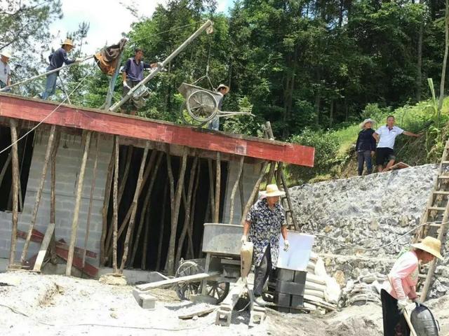 巾帼故事｜“女子尖刀班”班长皇甫鸿，扑下身子为群众不负重托干实事