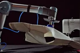 美国发明缝纫机器人，22秒做一件T恤，成本才2元让工人咋活？