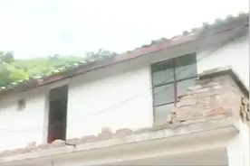 云南住建专家逐一给普洱墨江受灾房屋做“体检”视频封面
