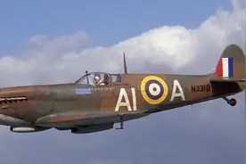 经典二战空战电影，德军斯图卡俯冲轰炸机空袭英国本土！视频封面