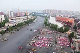 2011年河西天马夜宵，俯看像颗心图片