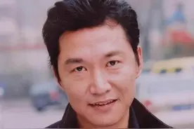 他是插翅难逃里的张世豪，一夜爆红后拍戏赔2000万，现在过得怎样图片