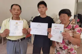 励志！“寒门三姐弟”同时考上大学，弟弟612分被南京大学录取！图片