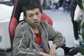 还笑话厂长4396？LPL出现856伤害打野，观众纷纷截图合影留念图片
