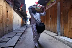 印度失业率居高不下，企业大裁员，年轻人毕业等于失业图片