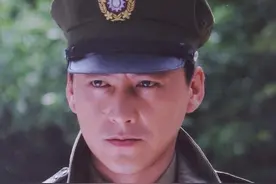 吴秀波、刘小峰各自主演的谍战剧，剧名一字之差，情节却完全不同图片