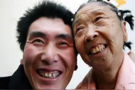 58岁老太整容也要嫁年轻小伙，18年后哭着求离婚，这是为什么呢？图片