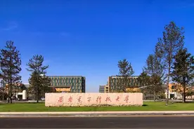 抗疫中的西电科技｜高压静电防病毒电子口罩图片