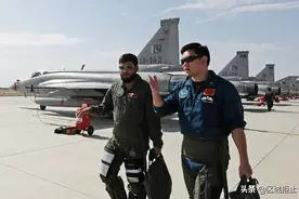 巴基斯坦飞行员试驾歼10，盛赞座舱非常科幻，指出3个不足之处图片