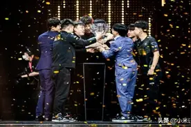 RNG夺冠后3大ADC登上热搜，LWX发文求骂却被原谅，UZI成最大输家图片
