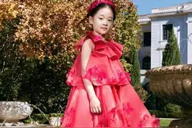 梅婷7岁女儿登上封面，完美继承妈妈的美貌，连黑眼圈都一模一样图片