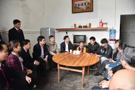 继父砍死生母留下两个孩子，失去依靠的孩子牵动着检察官的心……图片