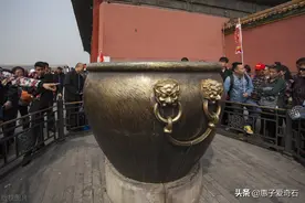 和珅一念之贪，保全了故宫18口“金缸”国宝？图片