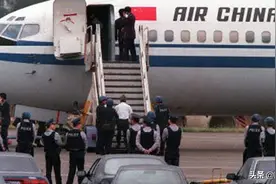 最后1个劫机到台湾的人：1998年10月28日机长袁斌带着老婆劫机图片