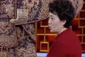 农妇带龙袍参加鉴宝，称乾隆曾穿过，专家鉴定后忙问：您祖上何人图片
