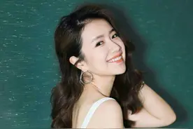 美女演员李春媛穿上裙装看起来真的好美，古装看起来像个公主图片