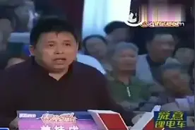 农民大哥上台一脸茫然，一首《咱老百姓》惊艳全场，身份被质疑图片