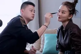 又一对神仙友情诞生，女星喊男经纪人“我的男孩”，晒甜蜜同框照图片