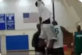 隔扣奥尼尔之人惨遭KO，球迷直言不要拿兴趣挑战别人的饭碗图片